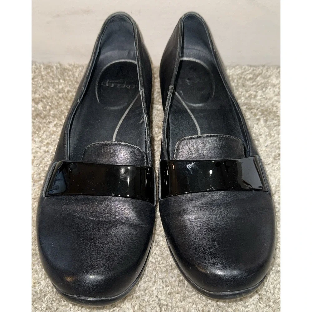 Dansko Oksana Loafers EU 39 / US 8.5-9 Black Leather Shoes Patent Trim Slip On